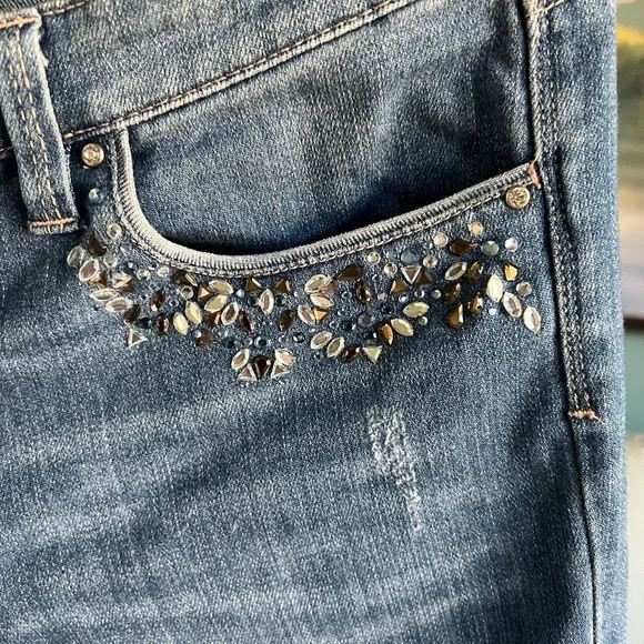 WHBM girlfriend fit denim with rhinestone embellishments size 8 - Picture 7 of 7